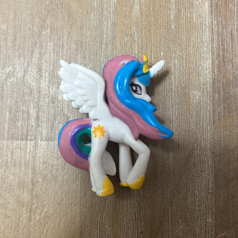 My Little Pony Princess Celestia G4 Collectible Toy 2 inch Mini Figure - Picture 2 of 2